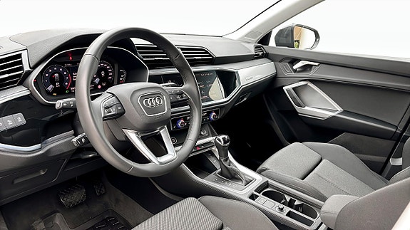 Audi Q3 8 of 15