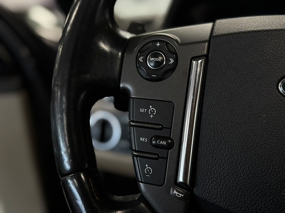 Land Rover Discovery 13 of 18
