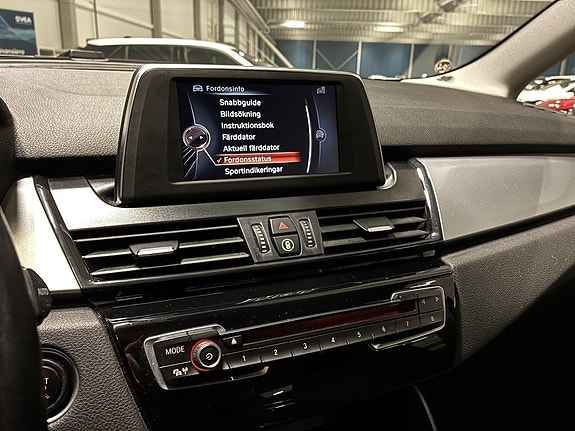BMW 218i 16 of 19