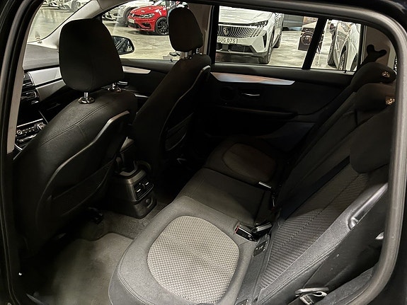 BMW 218i 11 of 19