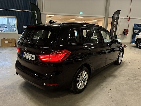 BMW 218i 4 of 19