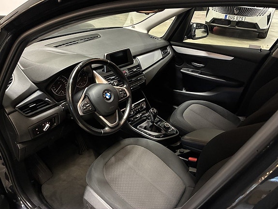 BMW 218i 9 of 19