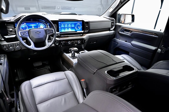 Chevrolet Silverado 1500 11 of 23