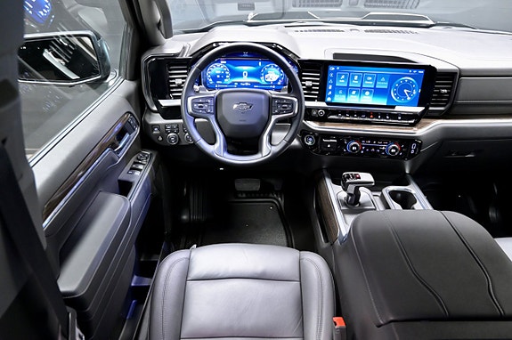 Chevrolet Silverado 1500 13 of 23