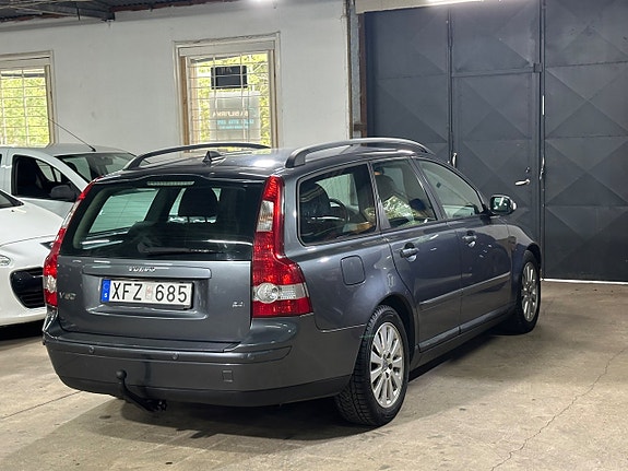 Volvo V50 6 of 22
