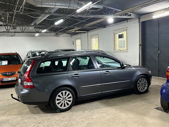 Volvo V50 4 of 22
