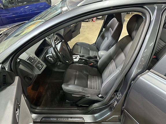 Volvo V50 9 of 22