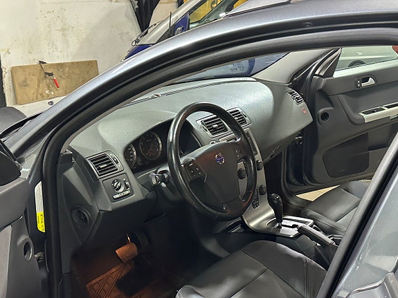 Volvo V50 10 of 22