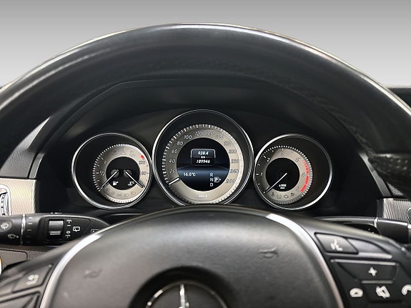 Mercedes-Benz E220 13 of 17