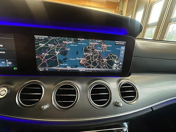 Mercedes-Benz E220 d 16 of 25