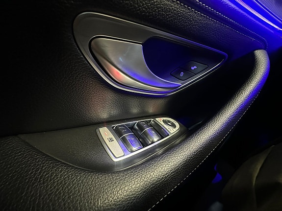 Mercedes-Benz E220 d 21 of 25