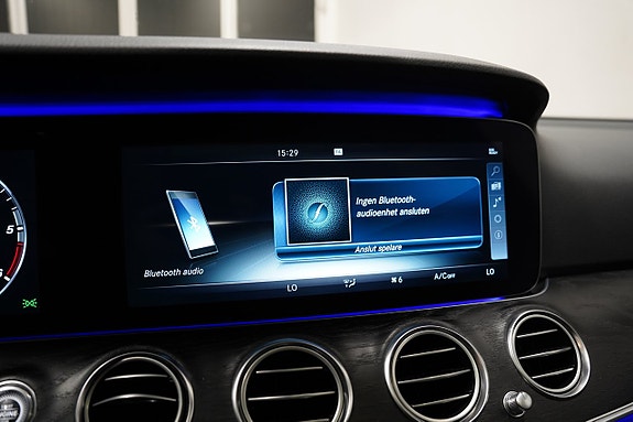 Mercedes-Benz E220 19 of 26