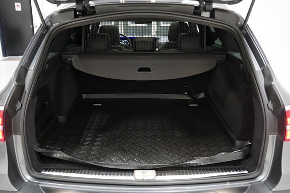 Mercedes-Benz E220 24 of 26