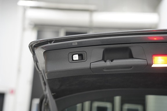 Mercedes-Benz E220 25 of 26