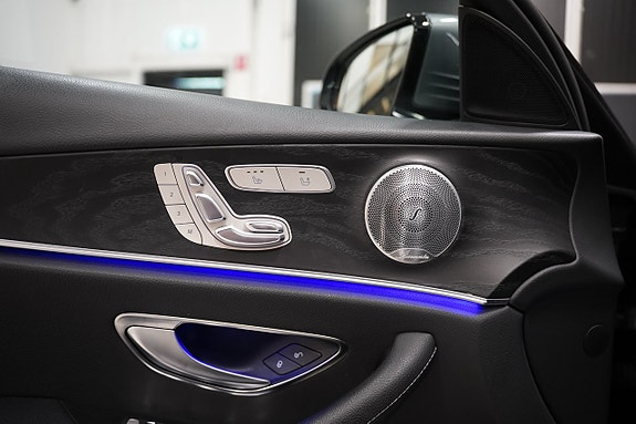 Mercedes-Benz E220 10 of 26