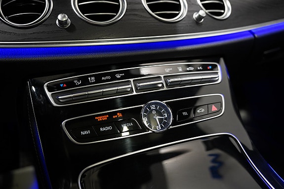 Mercedes-Benz E220 16 of 26