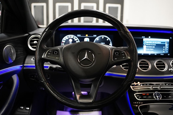 Mercedes-Benz E220 14 of 26