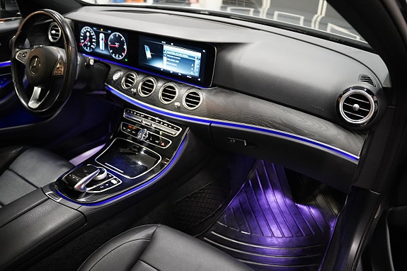 Mercedes-Benz E220 12 of 26
