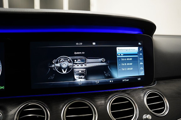 Mercedes-Benz E220 20 of 26