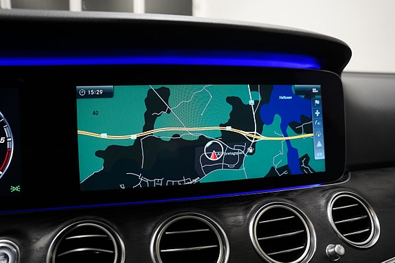 Mercedes-Benz E220 18 of 26