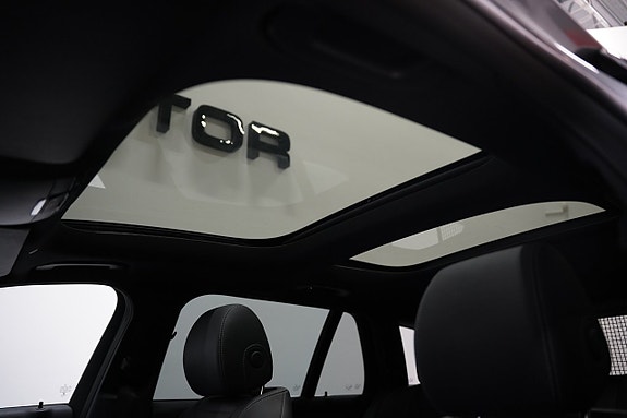 Mercedes-Benz E220 9 of 26