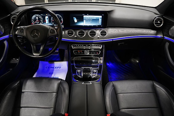 Mercedes-Benz E220 13 of 26
