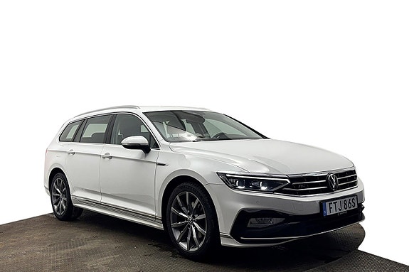 Volkswagen Passat 4 of 30