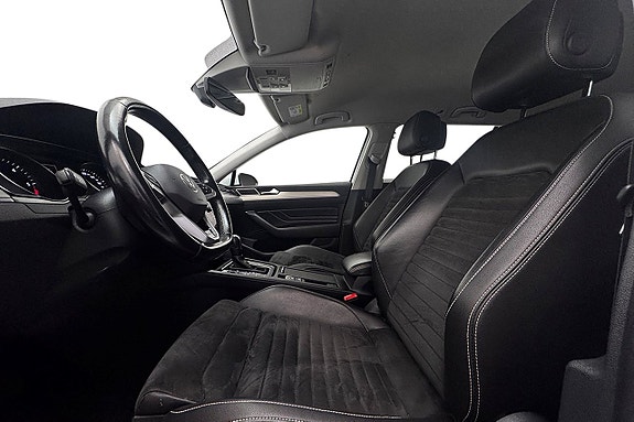Volkswagen Passat 12 of 30
