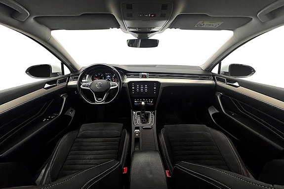 Volkswagen Passat 16 of 30