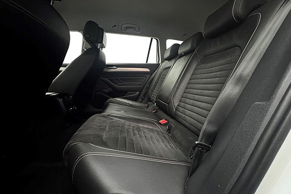 Volkswagen Passat 15 of 30