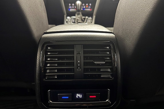 Volkswagen Passat 17 of 30
