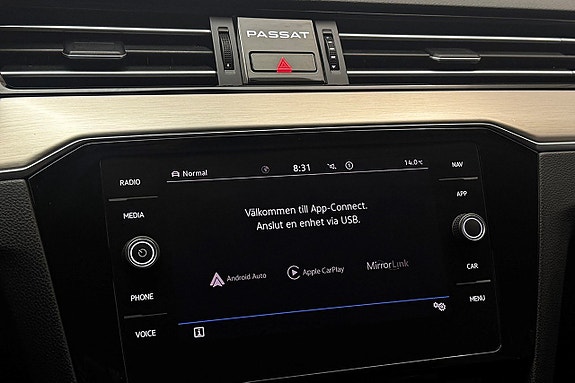 Volkswagen Passat 27 of 30