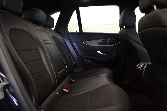 Mercedes-Benz GLC300 e 12 of 27