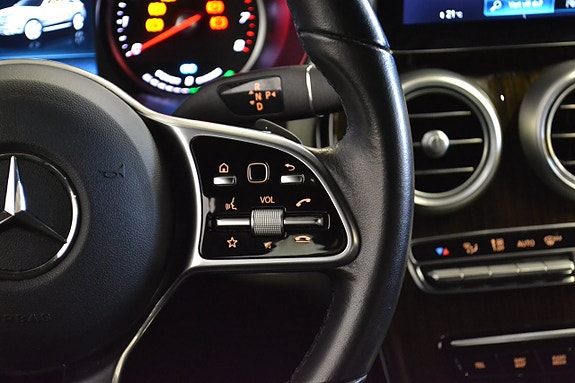 Mercedes-Benz GLC300 e 19 of 27