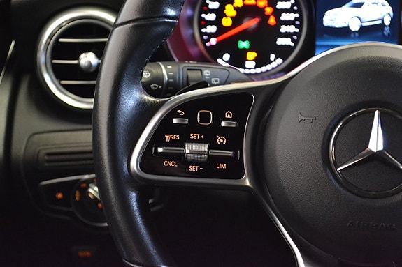Mercedes-Benz GLC300 e 18 of 27