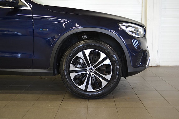 Mercedes-Benz GLC300 e 8 of 27