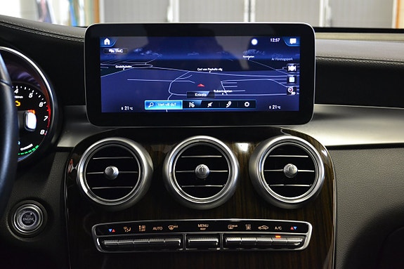 Mercedes-Benz GLC300 e 17 of 27