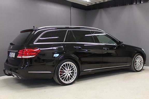 Mercedes-Benz E300 5 of 15