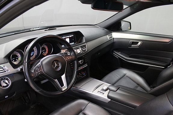 Mercedes-Benz E300 8 of 15