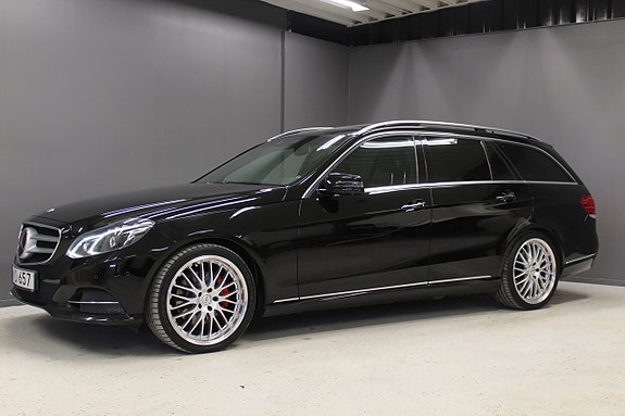 Mercedes-Benz E300 2 of 15