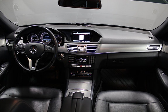 Mercedes-Benz E300 9 of 15