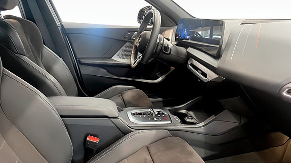 BMW 120 3 of 11