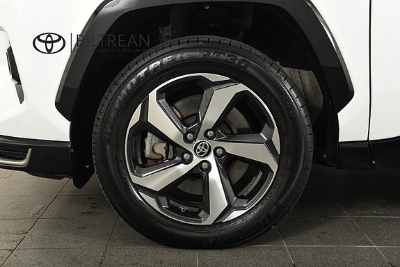 Toyota RAV4 17 of 17