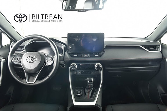 Toyota RAV4 8 of 17