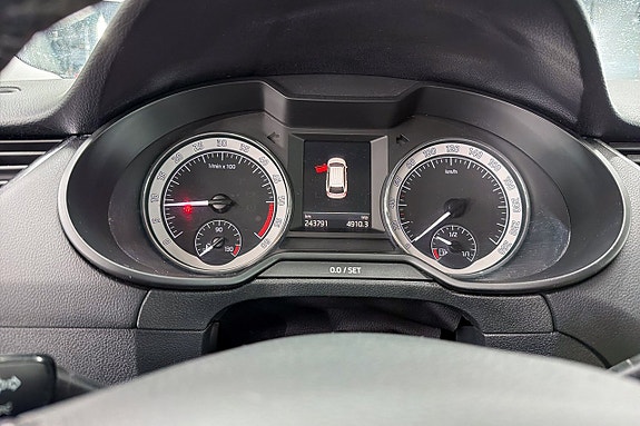 Skoda Octavia 14 of 19