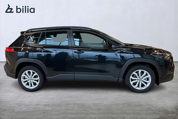 Toyota Corolla Cross 18 of 23