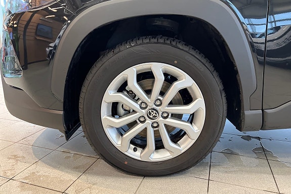 Toyota Corolla Cross 17 of 23
