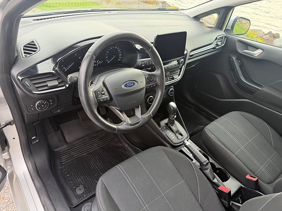 Ford Fiesta 8 of 14