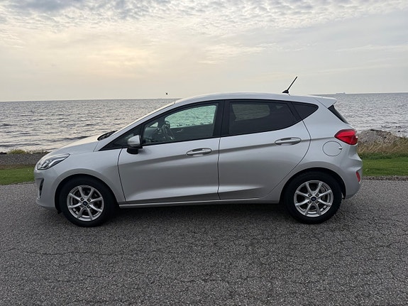 Ford Fiesta 2 of 14