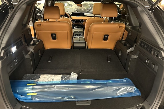 Mazda CX-80 12 of 12